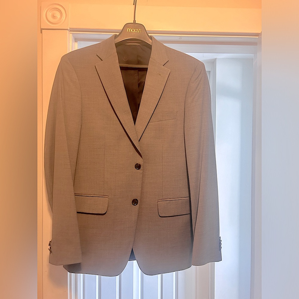 Gray Tommy Hilfiger blazer.
